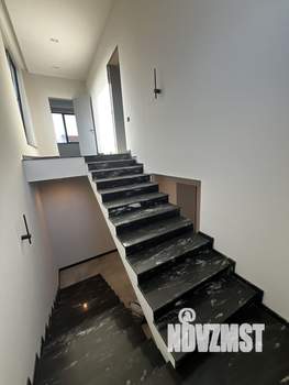 Дом 142м&sup2;, 2-этажный, участок 3 сот.  