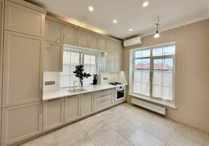 Дом 216м&sup2;, 2-этажный, участок 8 сот.  