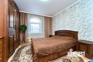 Дом 214м&sup2;, 2-этажный, участок 6 сот.  