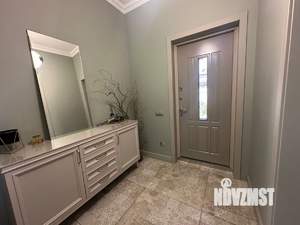 Дом 221м&sup2;, 2-этажный, участок 10 сот.  