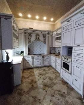 Дом 353м², 3-этажный, участок 4 сот.  