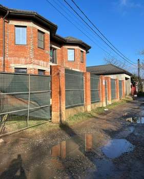 Дом 232м&sup2;, 2-этажный, участок 7 сот.  