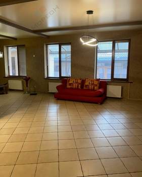 Дом 193м², 1-этажный, участок 8 сот.  