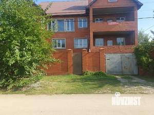 Дом 743м², 3-этажный, участок 11 сот.  