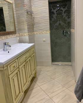 Дом 379м&sup2;, 2-этажный, участок 4 сот.  