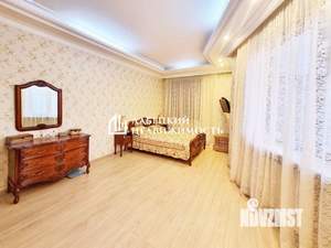 Дом 393м&sup2;, 3-этажный, участок 5 сот.  