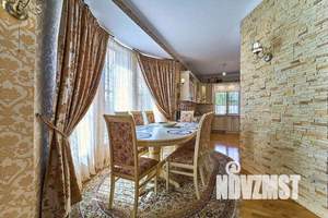 Дом 241м², 2-этажный, участок 14 сот.  
