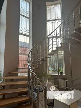 Дом 320м&sup2;, 3-этажный, участок 8 сот.  