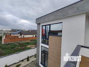 Дом 230м&sup2;, 2-этажный, участок 4 сот.  