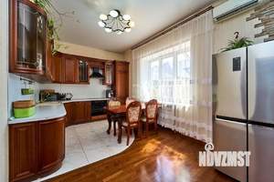 Дом 133м&sup2;, 2-этажный, участок 4 сот.  