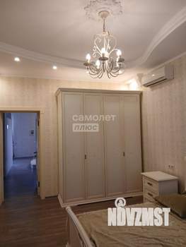 Дом 180м&sup2;, 2-этажный, участок 4 сот.  