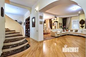 Дом 430м&sup2;, 2-этажный, участок 9 сот.  