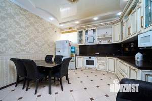 Дом 226м², 2-этажный, участок 4 сот.  