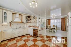 Дом 251м², 2-этажный, участок 14 сот.  
