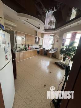 Дом 475м&sup2;, 3-этажный, участок 9 сот.  