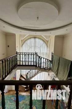 Дом 399м&sup2;, 2-этажный, участок 5 сот.  