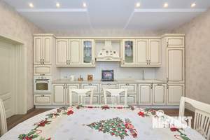 Дом 180м&sup2;, 2-этажный, участок 4 сот.  