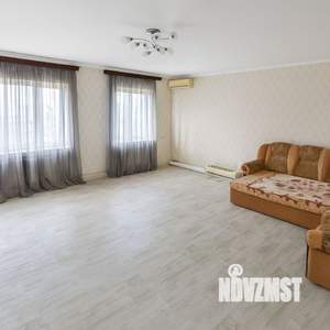 Дом 200м&sup2;, 3-этажный, участок 2 сот.  