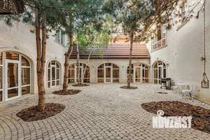 Коттедж 500м², 2-этажный, участок 10 сот.  