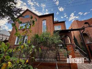 Дом 390м², 3-этажный, участок 8 сот.  