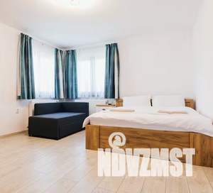 Дом 80м&sup2;, 2-этажный, участок 5 сот.  