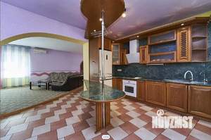 Дом 270м&sup2;, 2-этажный, участок 8 сот.  