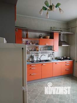 Дом 200м&sup2;, 2-этажный, участок 5 сот.  