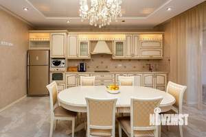 Дом 240м&sup2;, 3-этажный, участок 5 сот.  