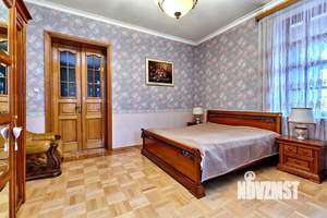 Дом 565м², 2-этажный, участок 8 сот.  