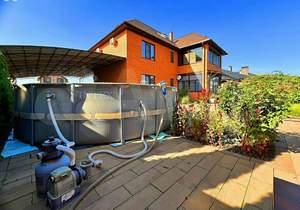 Дом 290м&sup2;, 3-этажный, участок 10 сот.  