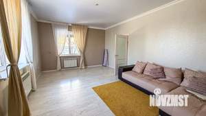 Дом 130м&sup2;, 2-этажный, участок 3 сот.  