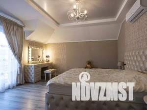 Коттедж 300м², 2-этажный, участок 12 сот.  