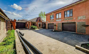 Дом 498м&sup2;, 2-этажный, участок 20 сот.  