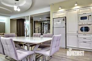 Дом 296м², 2-этажный, участок 7 сот.  