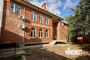 Дом 300м&sup2;, 3-этажный, участок 6 сот.  