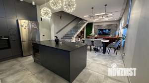 Дом 331м&sup2;, 2-этажный, участок 7 сот.  