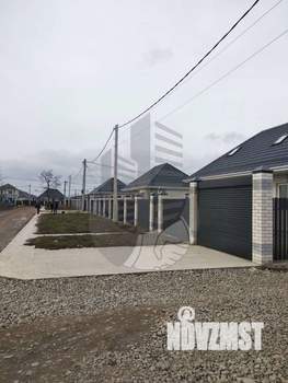 Дом 100м&sup2;, 1-этажный, участок 3 сот.  