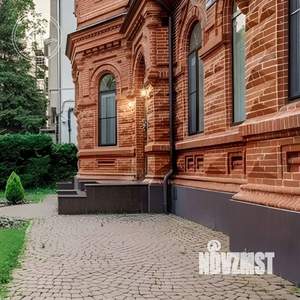Дом 500м², 2-этажный, участок 10 сот.  
