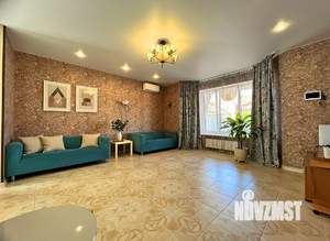 Коттедж 170м&sup2;, 3-этажный, участок 2 сот.  