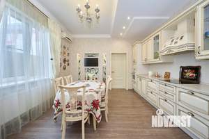 Дом 180м&sup2;, 2-этажный, участок 4 сот.  