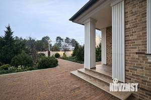 Дом 200м&sup2;, 1-этажный, участок 8 сот.  