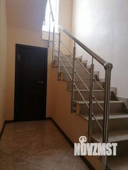 Дом 218м², 2-этажный, участок 12 сот.  