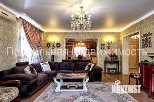 Дом 230м&sup2;, 2-этажный, участок 6 сот.  