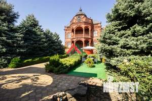 Дом 663м&sup2;, 2-этажный, участок 9 сот.  