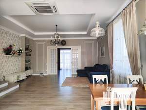 Дом 270м², 2-этажный, участок 12 сот.  