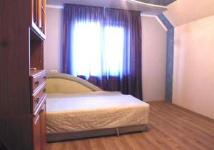 Дом 277м&sup2;, 2-этажный, участок 10 сот.  