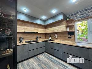 Дом 145м&sup2;, 2-этажный, участок 8 сот.  