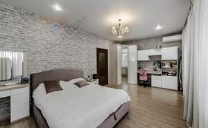 Дом 141м&sup2;, 3-этажный, участок 2 сот.  