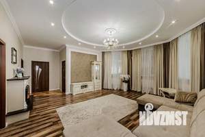 Дом 264м², 3-этажный, участок 6 сот.  