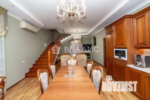Дом 190м², 2-этажный, участок 5 сот.  